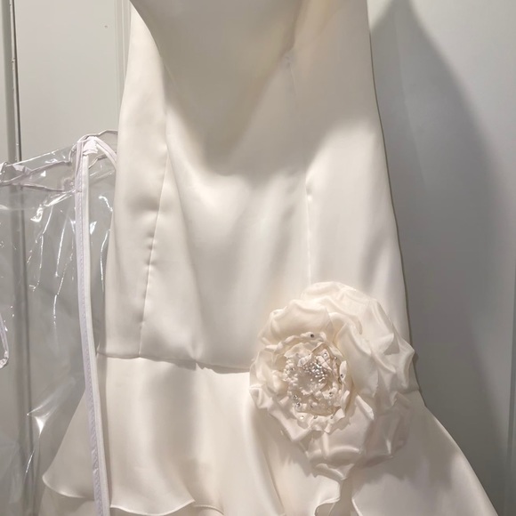 NWT Lazaro wedding gown - Never used - Picture 15 of 17